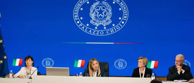 Giro di vite sugli incentivi statali, niente soldi a chi non assicura al lavoratore un salario giusto\n