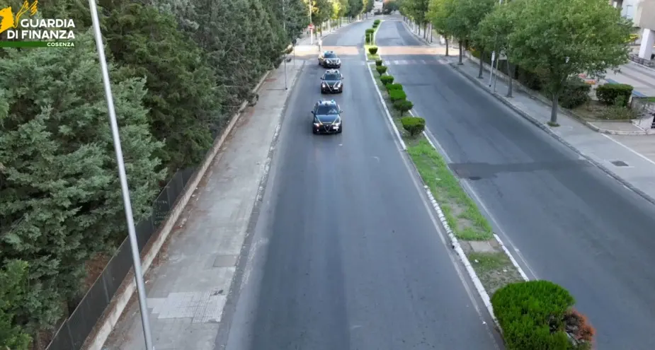 Cosenza, evasione fiscale per oltre 34 milioni di euro: indagati due imprenditore e un commercialista\n