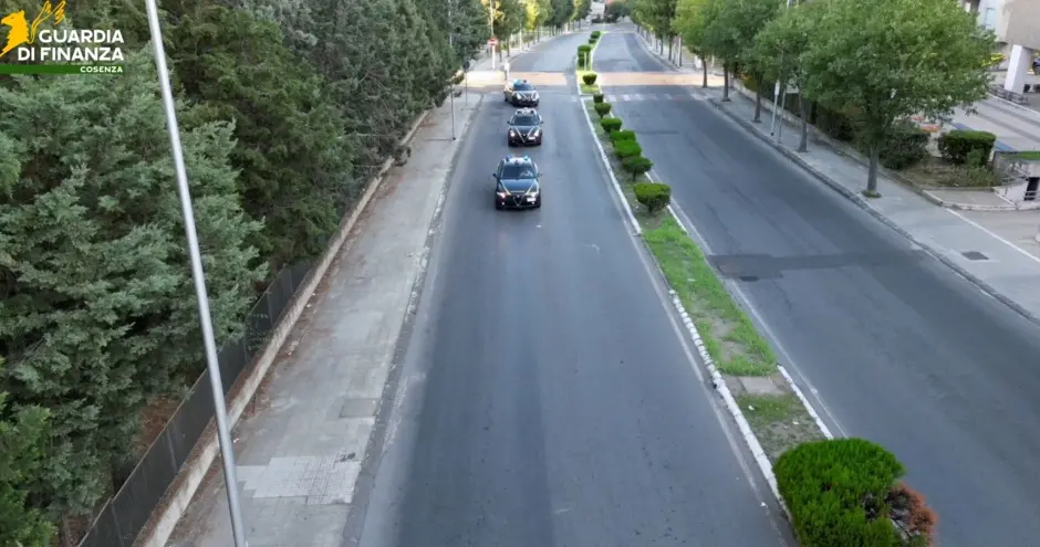 Cosenza, evasione fiscale per oltre 34 milioni di euro: indagati due imprenditore e un commercialista\n