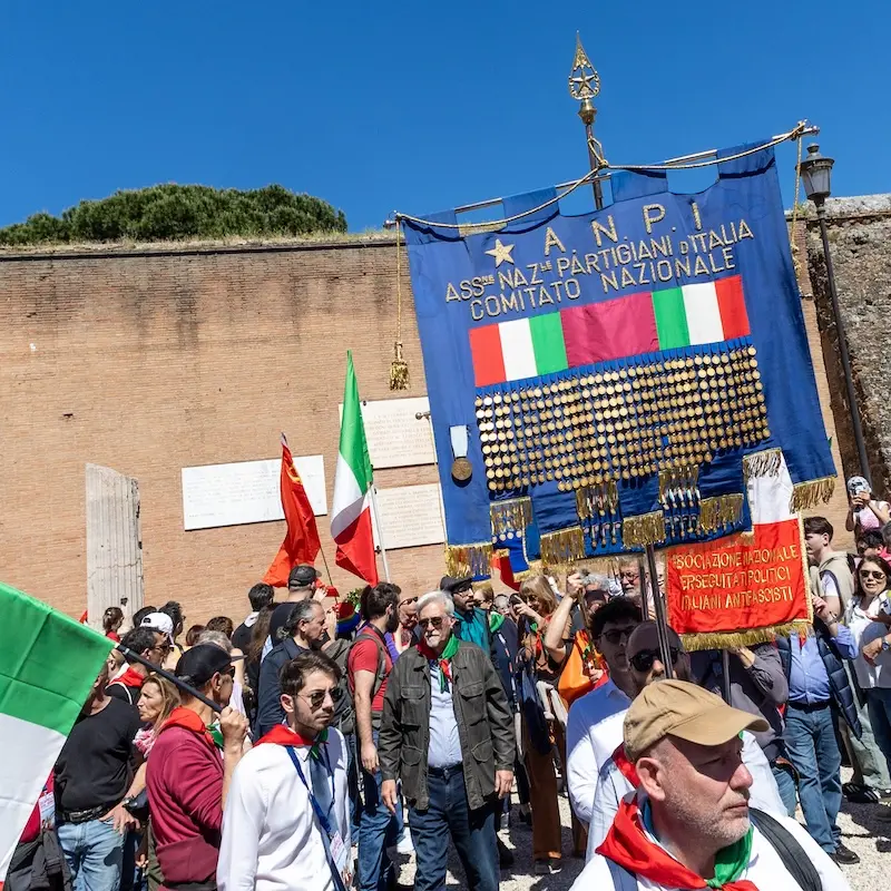 Spari dopo corteo 25 aprile a Roma, fermato 20enne: è accusato di tentato omicidio\n