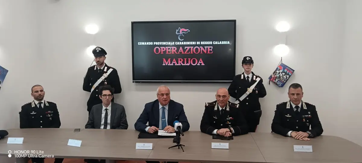 «Se gli dai una coltellata questo video diventa virale». Smantellata baby-gang: eseguite 5 misure cautelari a Gioia Tauro\n\n\n