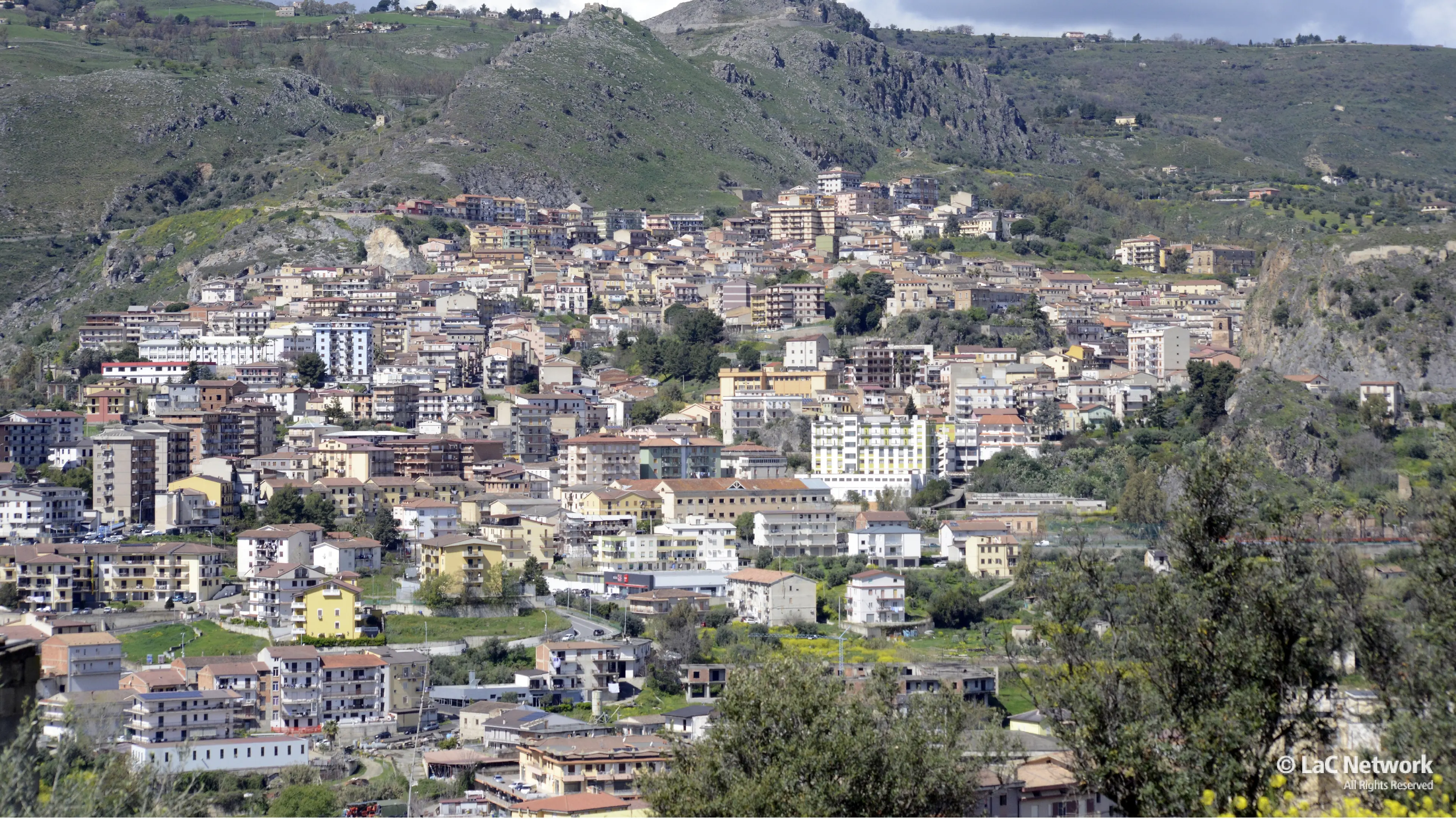 Cassano: appello ai proprietari di case sfitte per un progetto di housing sociale e solidarietà