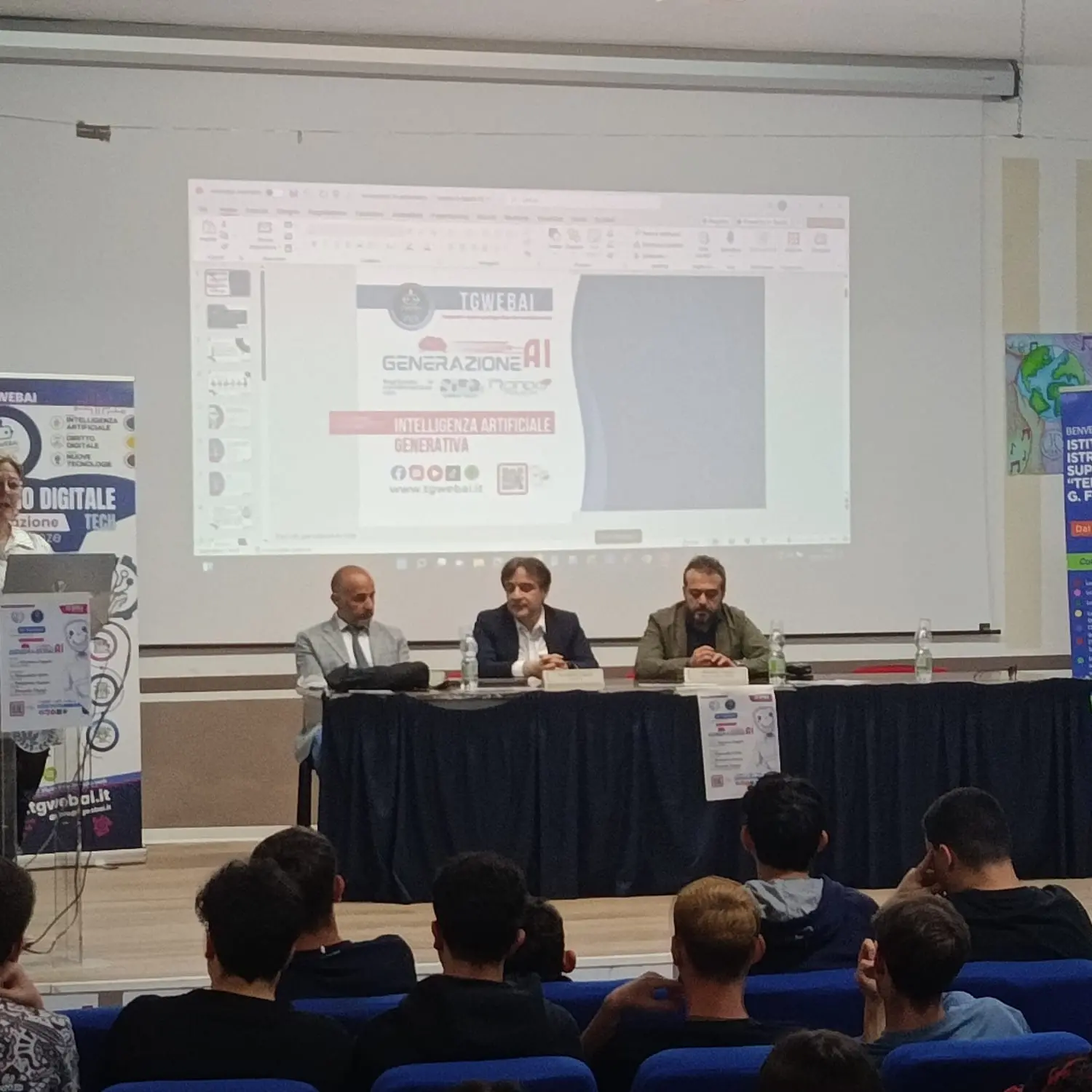 Minori sui social, arriva la verifica dell’età. Generazione AI al “Familiari” di Melito per discutere anche della nuova app europea\n