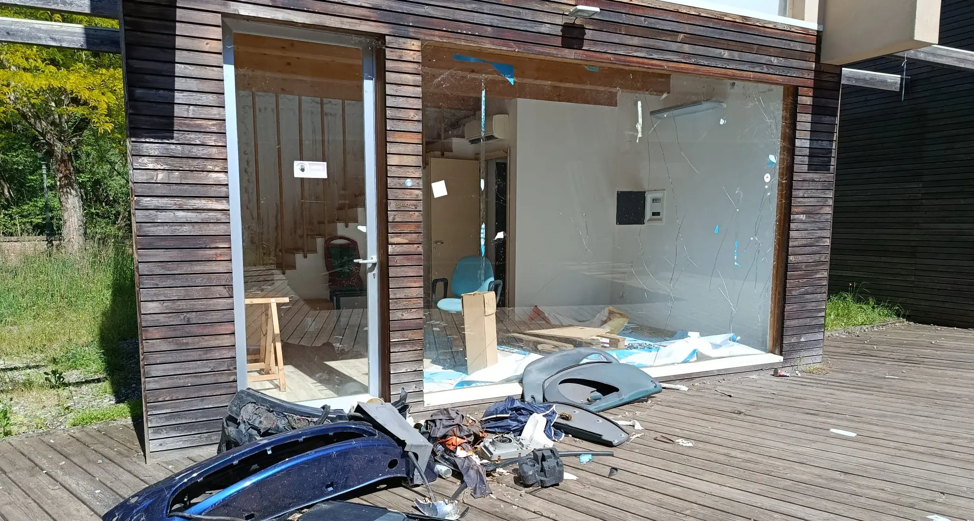 Cosenza, BoCsArt depredati e danneggiati dai vandali. Ma solo ora il Comune vuole mettere le telecamere\u00A0–\u00A0FOTO\n