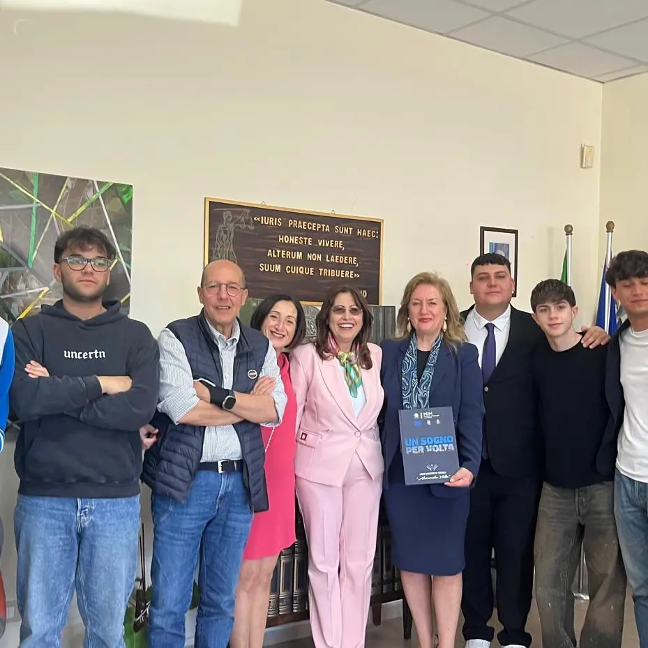 Studenti dell’Ite\u00A0di Vibo\u00A0eccellenza nell’Ai, focus sui\u00A0servizi\u00A0per le\u00A0disabilità al centro di un\u00A0incontro a Reggio\n