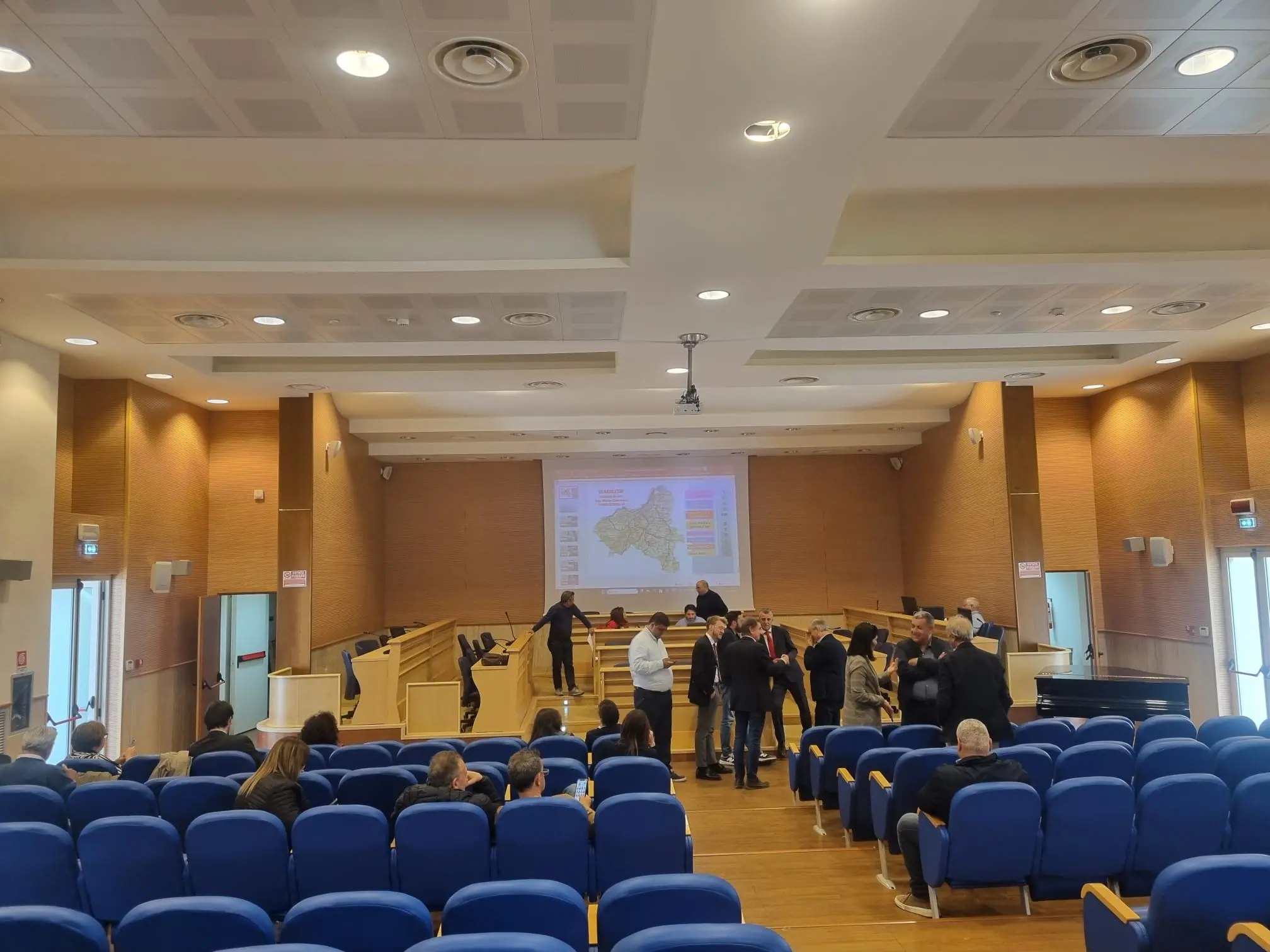 L’Assemblea dei sindaci dice Sì al bilancio della Provincia di Vibo, mentre L’Andolina saluta (ma non se ne va)