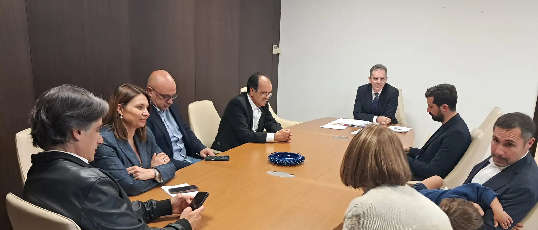 Riforma dello Statuto, la minoranza presenta l’istanza per il referendum ma l’iter si blocca: scontro in Regione\u00A0\n