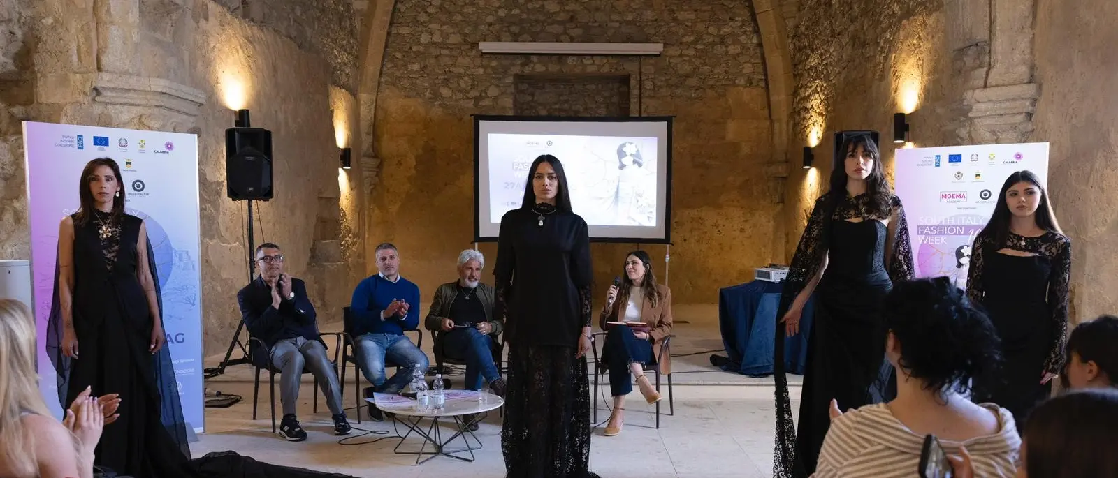 South Italy Fashion Week, al Castello Svevo l’autunno si veste d’oro e tradizione\n