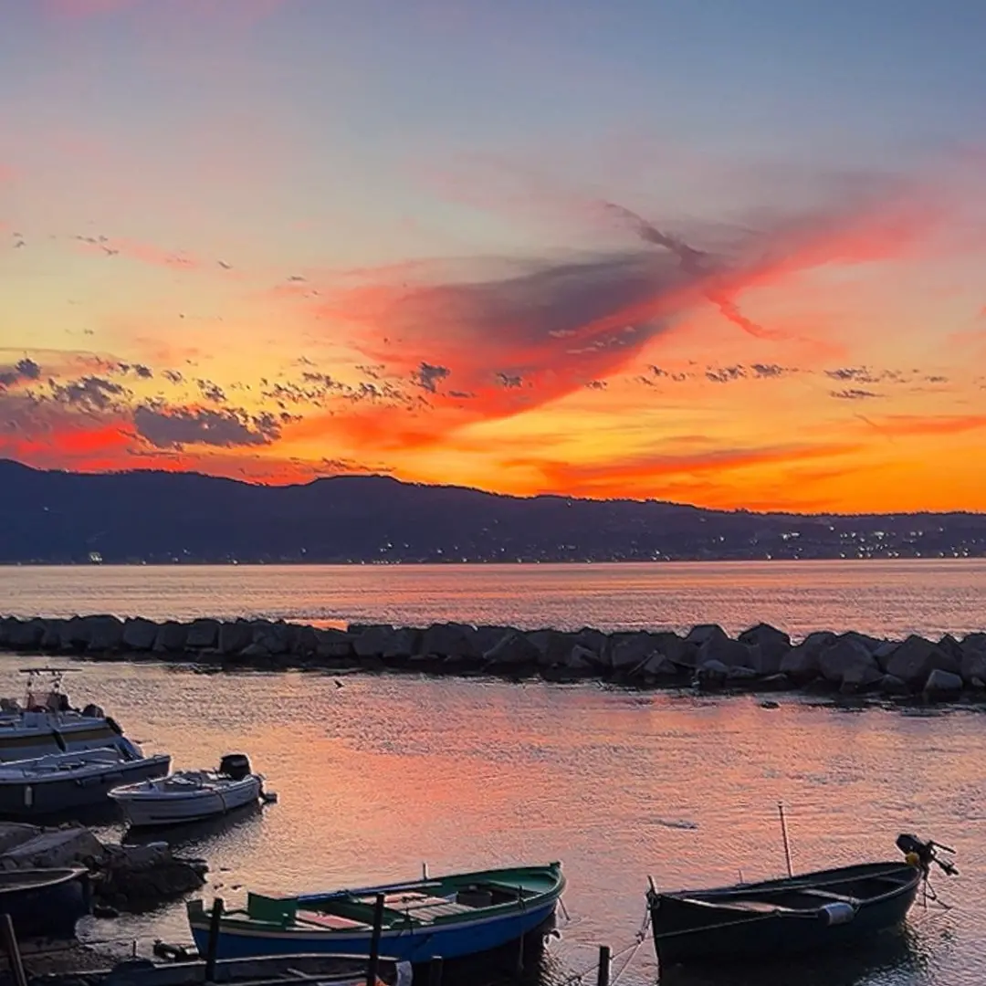 Tramonto sullo Stretto, dove il tempo si ferma\n