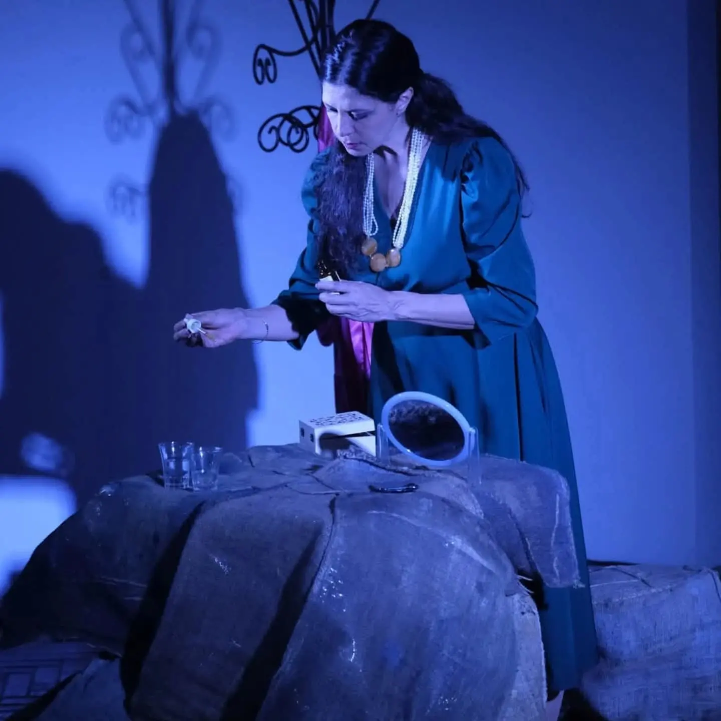 “Ecuba. Il Sogno” al Castello Aragonese di Reggio Calabria con Due Sponde Mille Racconti\n