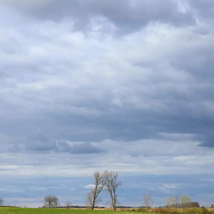 Primo Maggio, su coraggio: temperature giù di 10 gradi, vento forte e gelate notturne sui monti\n