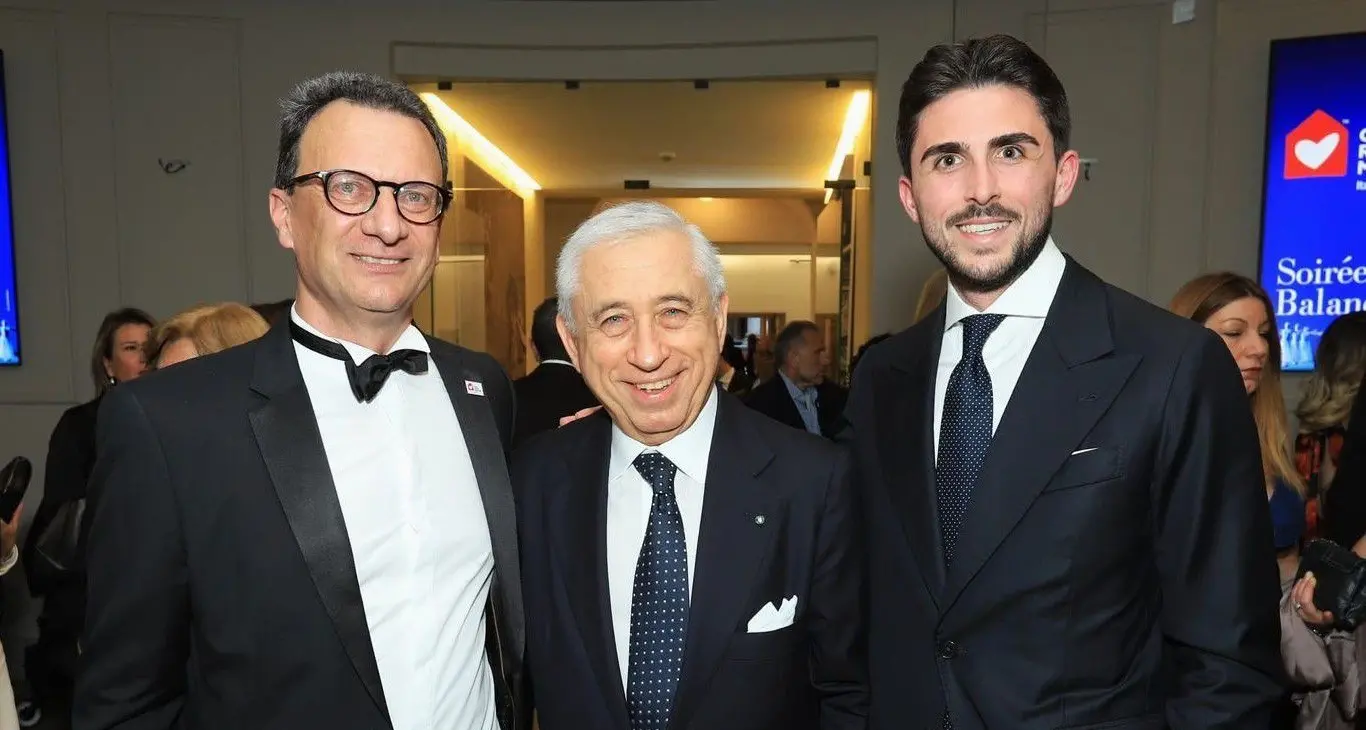 iGreco al San Carlo di Napoli per una raccolta fondi a sostegno dei bambini costretti a curarsi lontani da casa\n