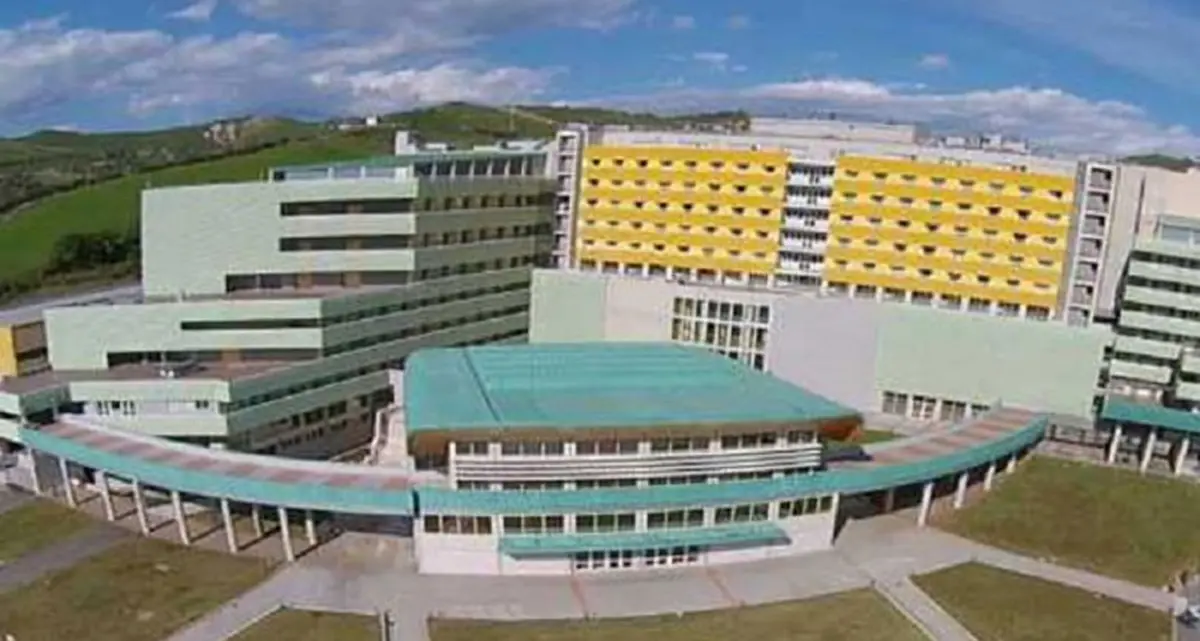 Eccezionale intervento salvavita al Policlinico universitario di Catanzaro su un tumore avanzato multiorgano\n