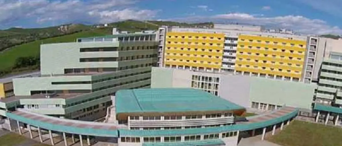 Eccezionale intervento salvavita al Policlinico universitario di Catanzaro su un tumore avanzato multiorgano\n