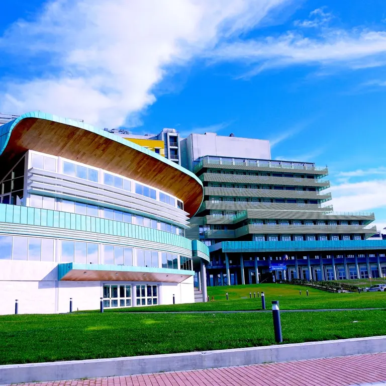 <p>L'Università Magna Graecia di Catanzaro si conferma un<span style=\"color:hsl(0, 75%, 60%);\"> modello di gestione virtuosa</span> nel panorama nazionale</p>