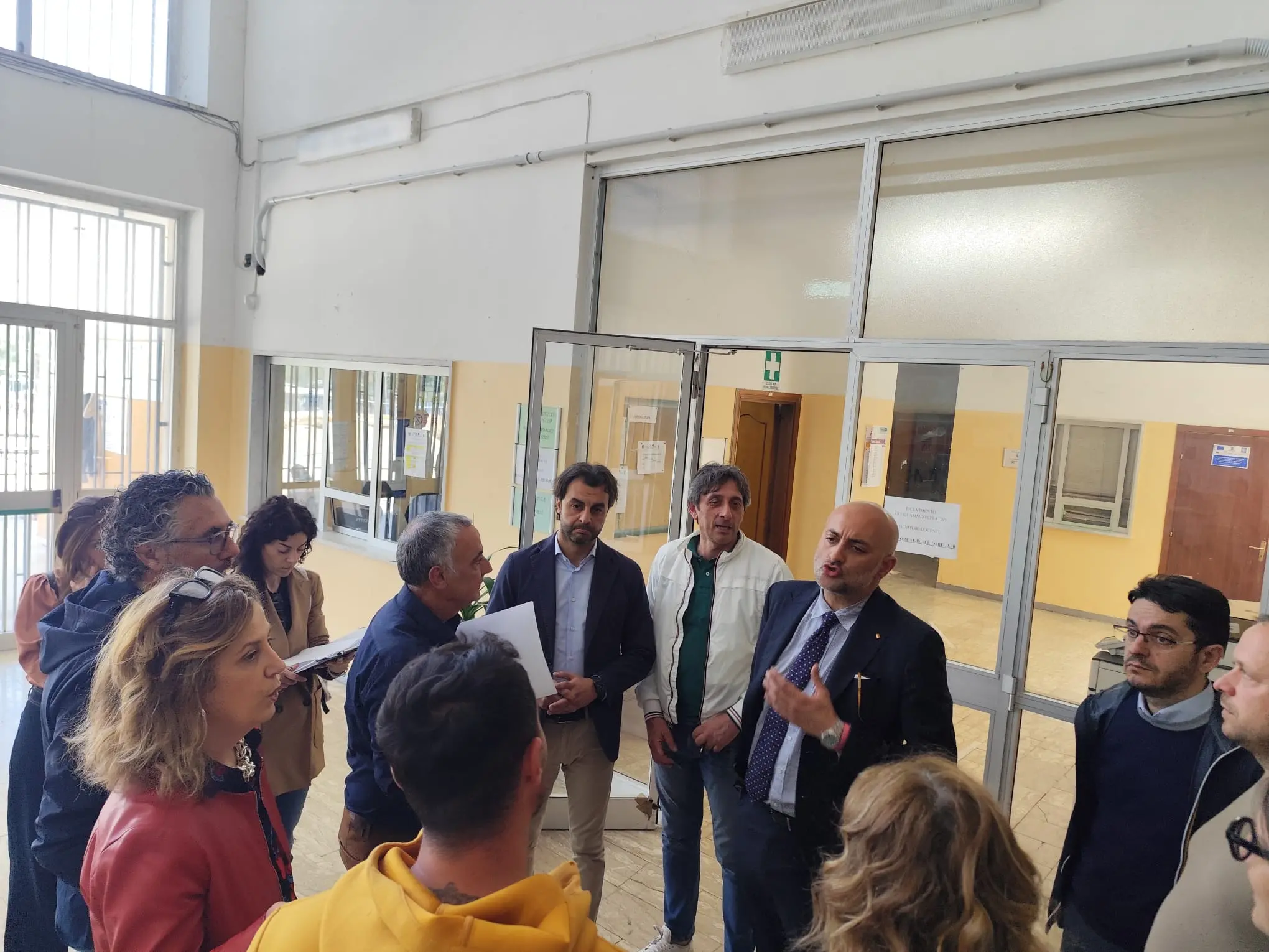 Faragalli nei cantieri di Corigliano-Rossano: «Scuole sicure e moderne per i giovani»\n