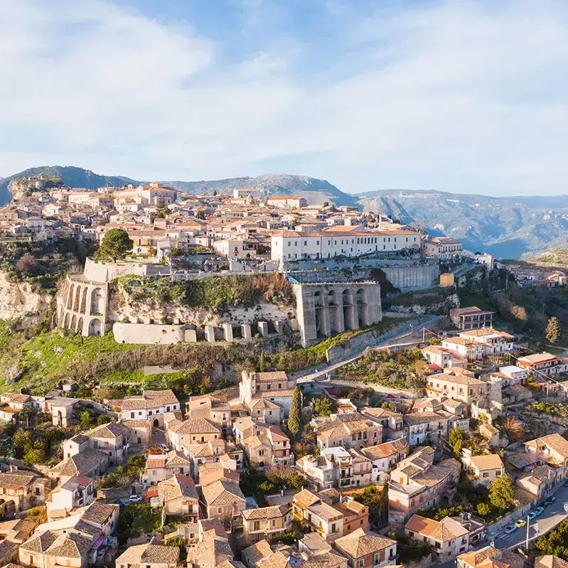 La Regione lancia “Ripopola Calabria”: progetto innovativo per rilanciare i piccoli borghi\n