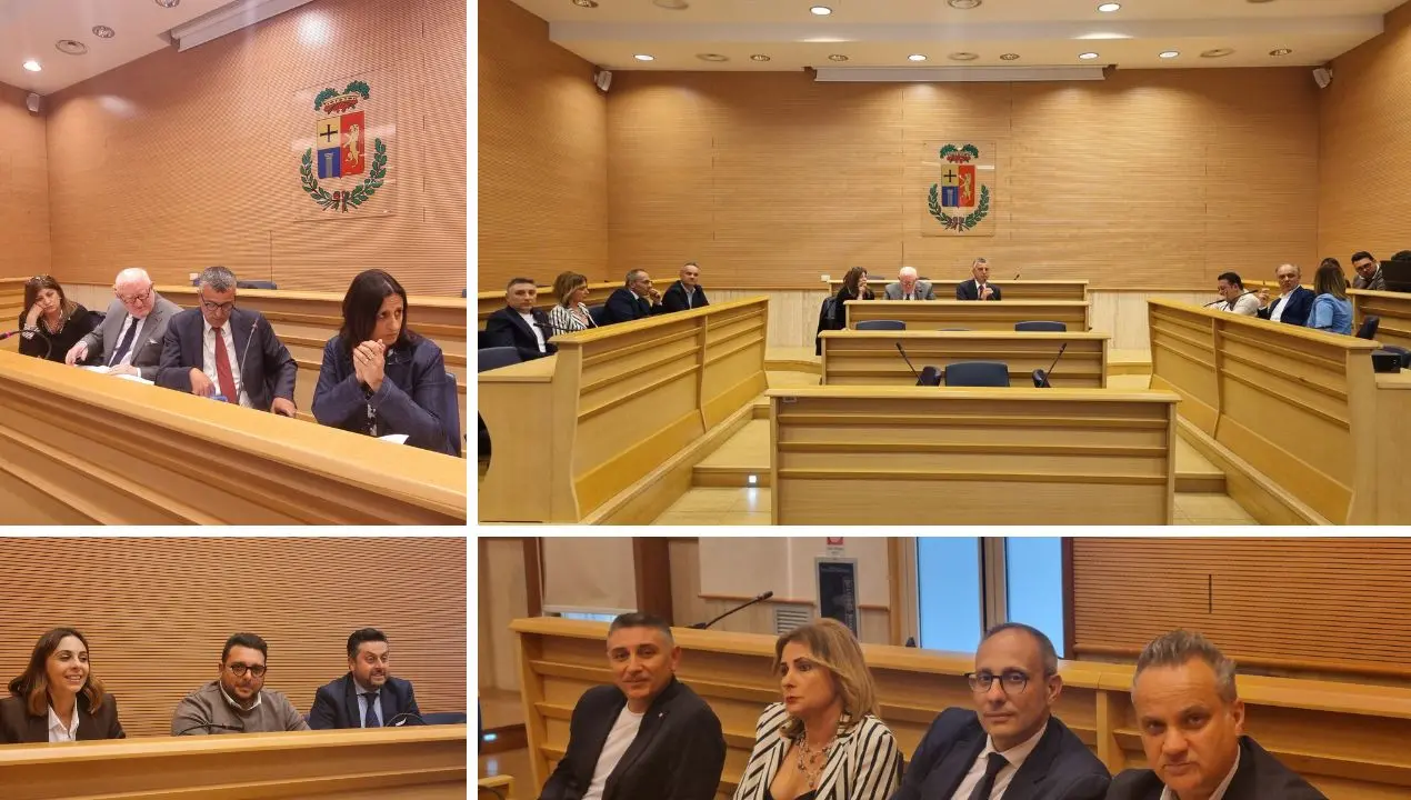 Provincia, il Consiglio vara all’unanimità il bilancio e L’Andolina spazza via le polemiche del giorno prima\n