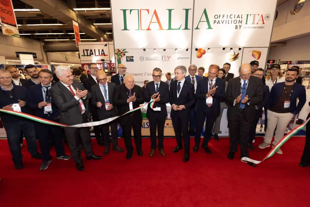 Calabria protagonista al SIAL Canada 2026, vetrina internazionale per l’agroalimentare\n