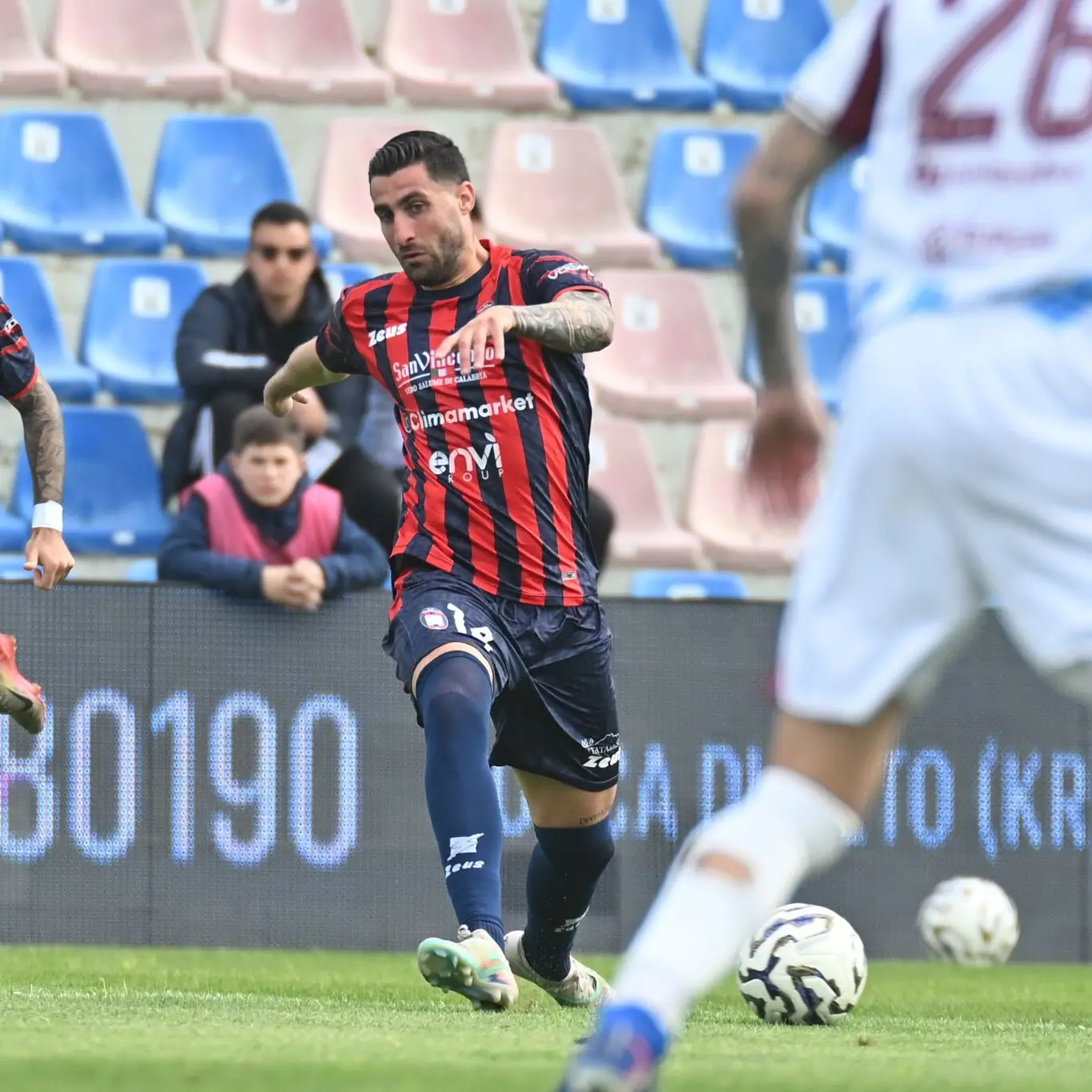 Crotone-Cerignola, dentro o fuori allo Scida: ai rossoblù basta il pari per continuare la corsa playoff\n