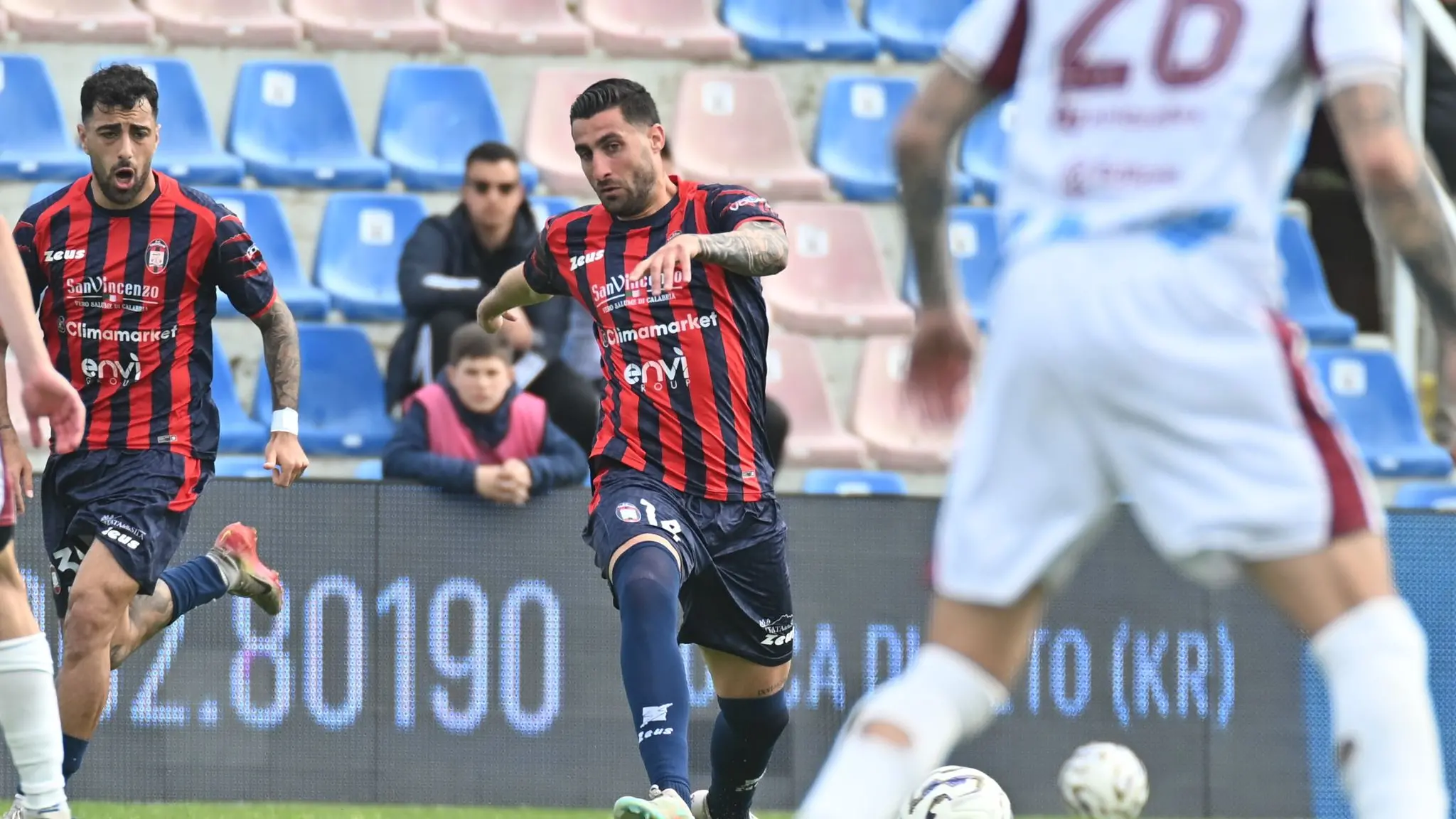 Crotone-Cerignola, dentro o fuori allo Scida: ai rossoblù basta il pari per continuare la corsa playoff\n