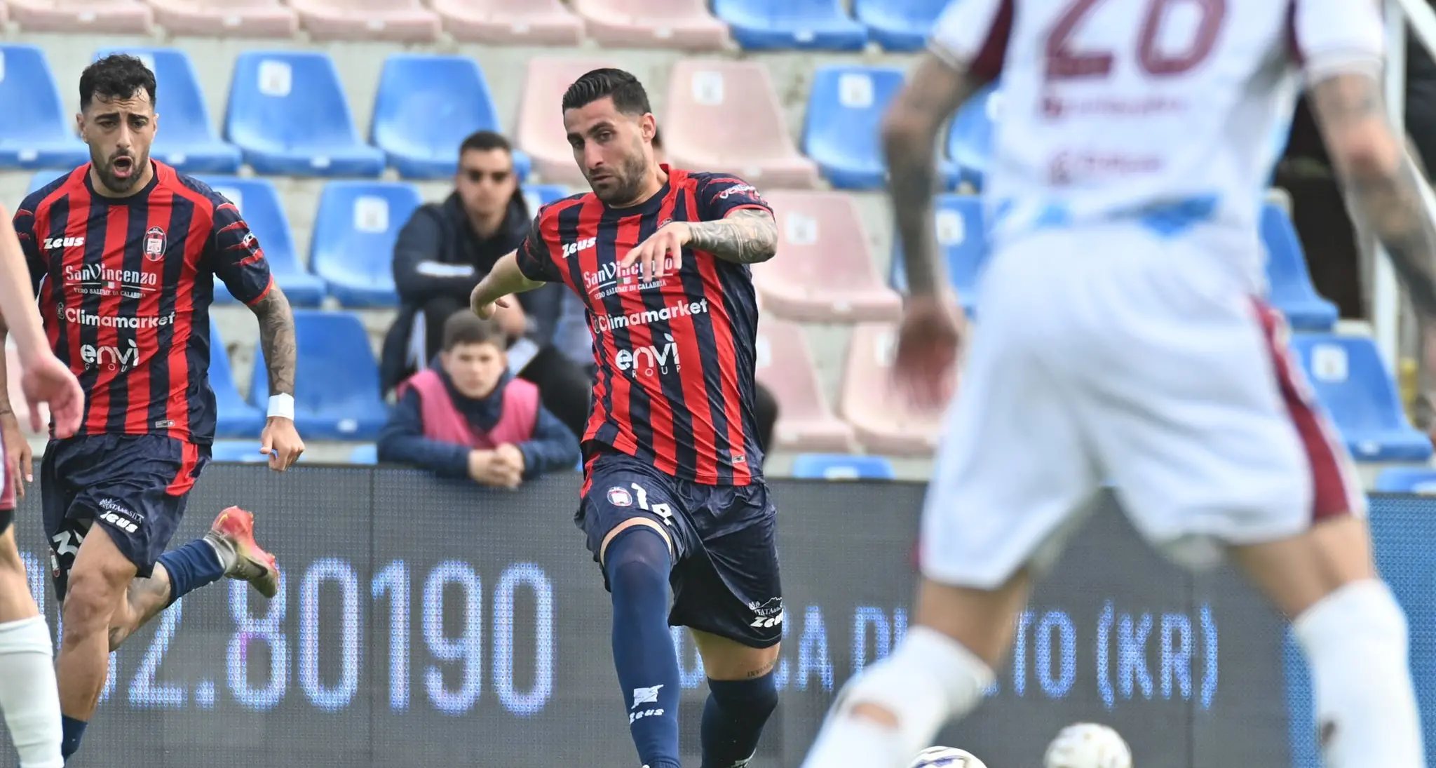 Crotone-Cerignola, dentro o fuori allo Scida: ai rossoblù basta il pari per continuare la corsa playoff\n