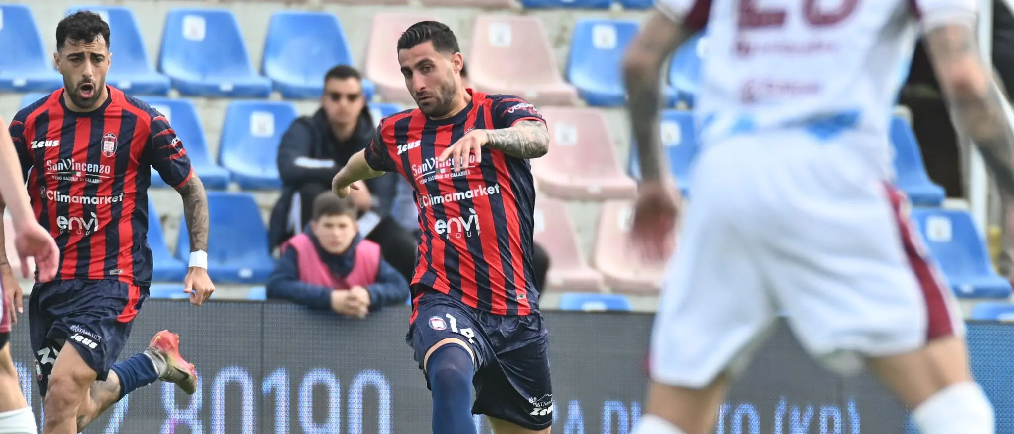 Crotone-Cerignola, dentro o fuori allo Scida: ai rossoblù basta il pari per continuare la corsa playoff\n