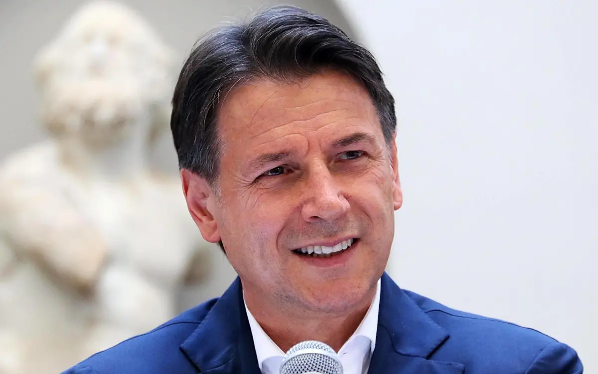 Giuseppe Conte operato, il leader del M5S sta bene: «Qualche giorno di convalescenza e si riparte»\n