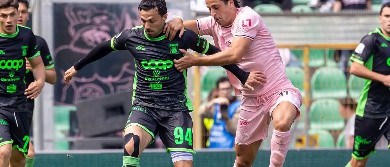 Il Catanzaro cade a Palermo, ai giallorossi non basta un Pittarello inarrestabile con i suoi 2 gol: finale 3-2\n