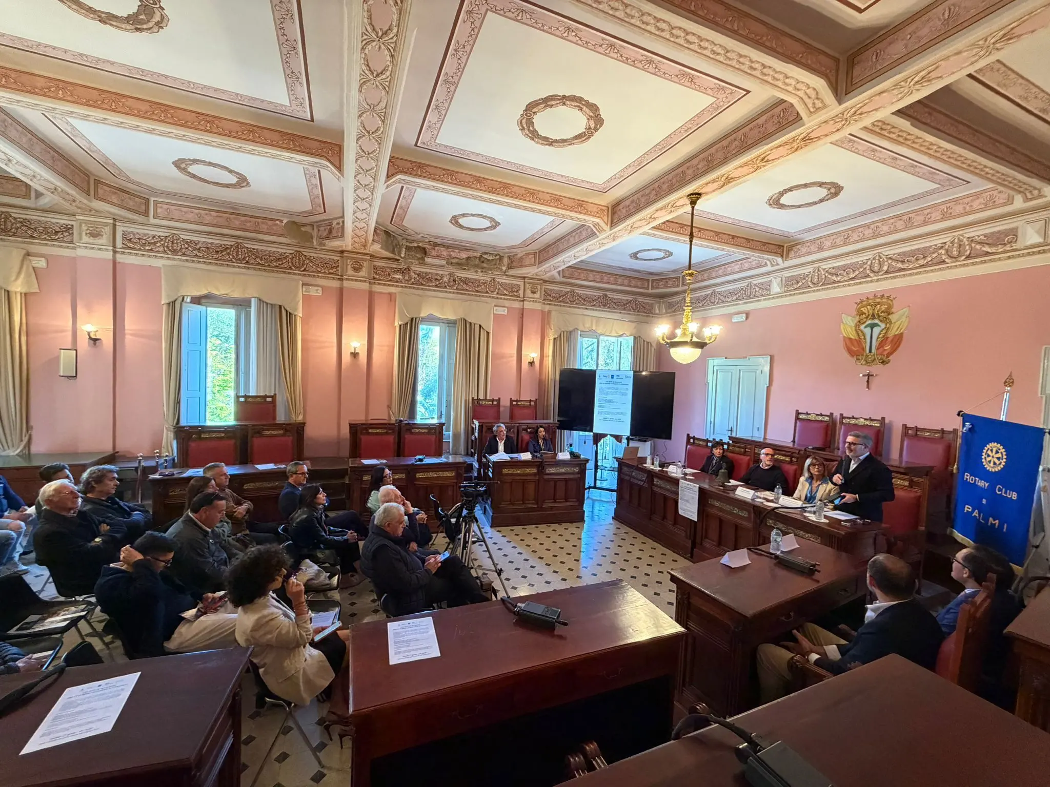 Palmi prova a costruire una rete per la Costa Viola: dal confronto tra imprese e istituzioni nasce la sfida del sistema territoriale\n