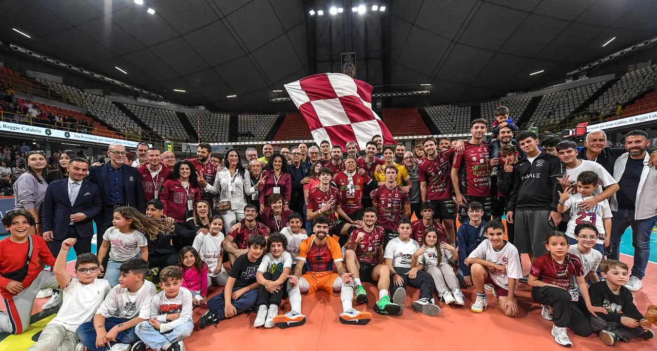 Volley, la Domotek Reggio vola in finale play off A2: Acqui Terme travolta 3-0 davanti a cinquemila tifosi\n