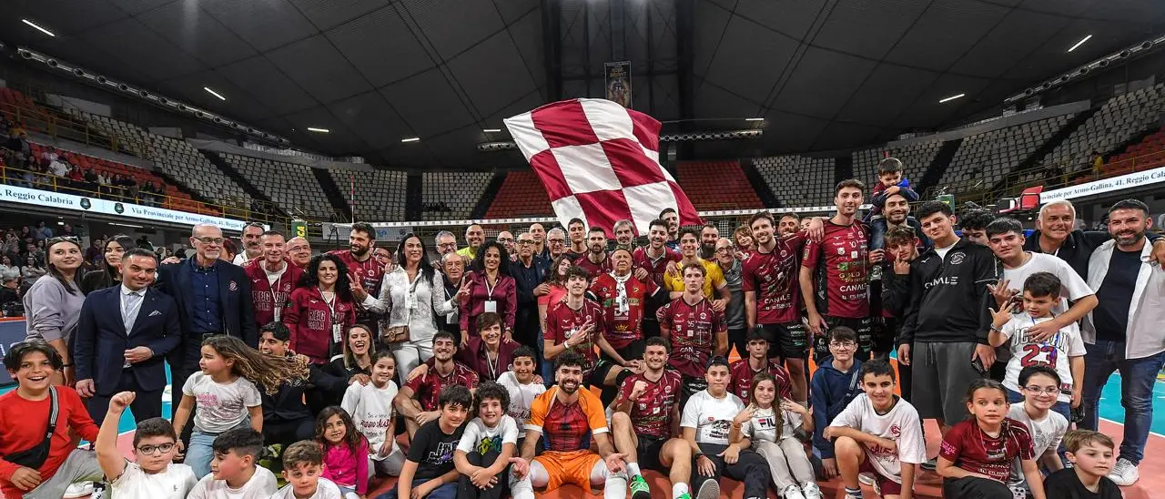 Volley, la Domotek Reggio vola in finale play off A2: Acqui Terme travolta 3-0 davanti a cinquemila tifosi\n