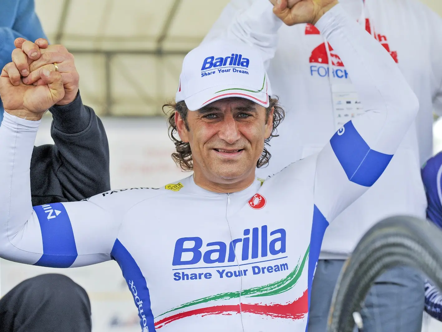 È morto Alex Zanardi: leggenda paralimpica ed ex pilota di Formula 1, aveva 60 anni
