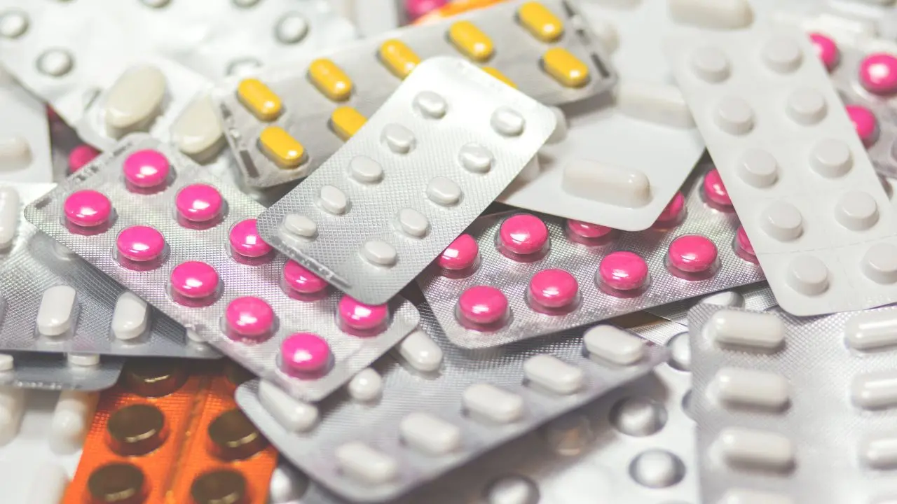 «L’antibiotico resistenza sarà la prima causa di morte, pandemia silenziosa che uccide più del\u00A0Covid»: Bassetti lancia l’allarme\u00A0\n