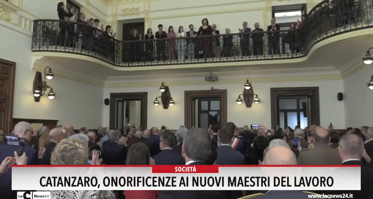 Catanzaro, onorificenze ai nuovi maestri del lavoro