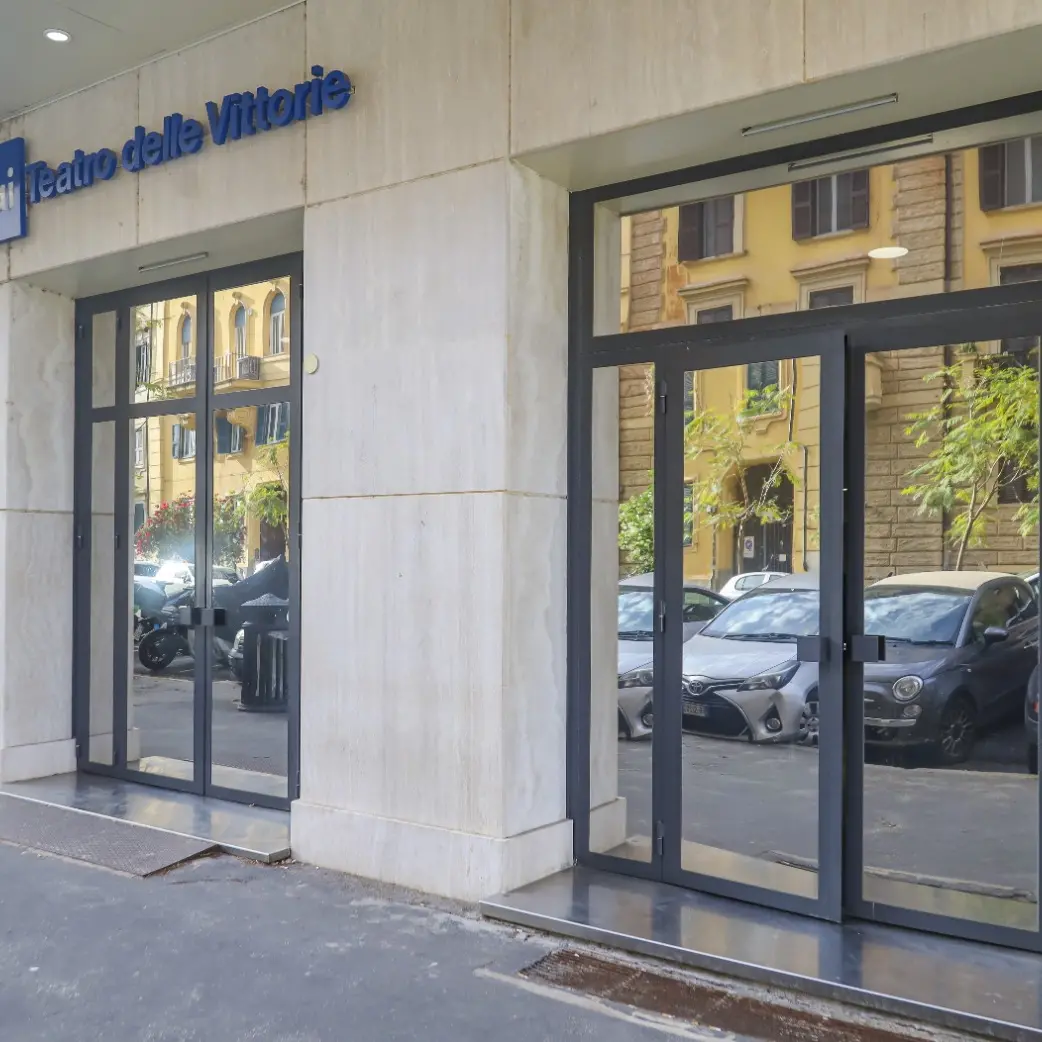 Giù le mani dal Teatro delle Vittorie! Un pezzo di storia Rai rischia di sparire\n