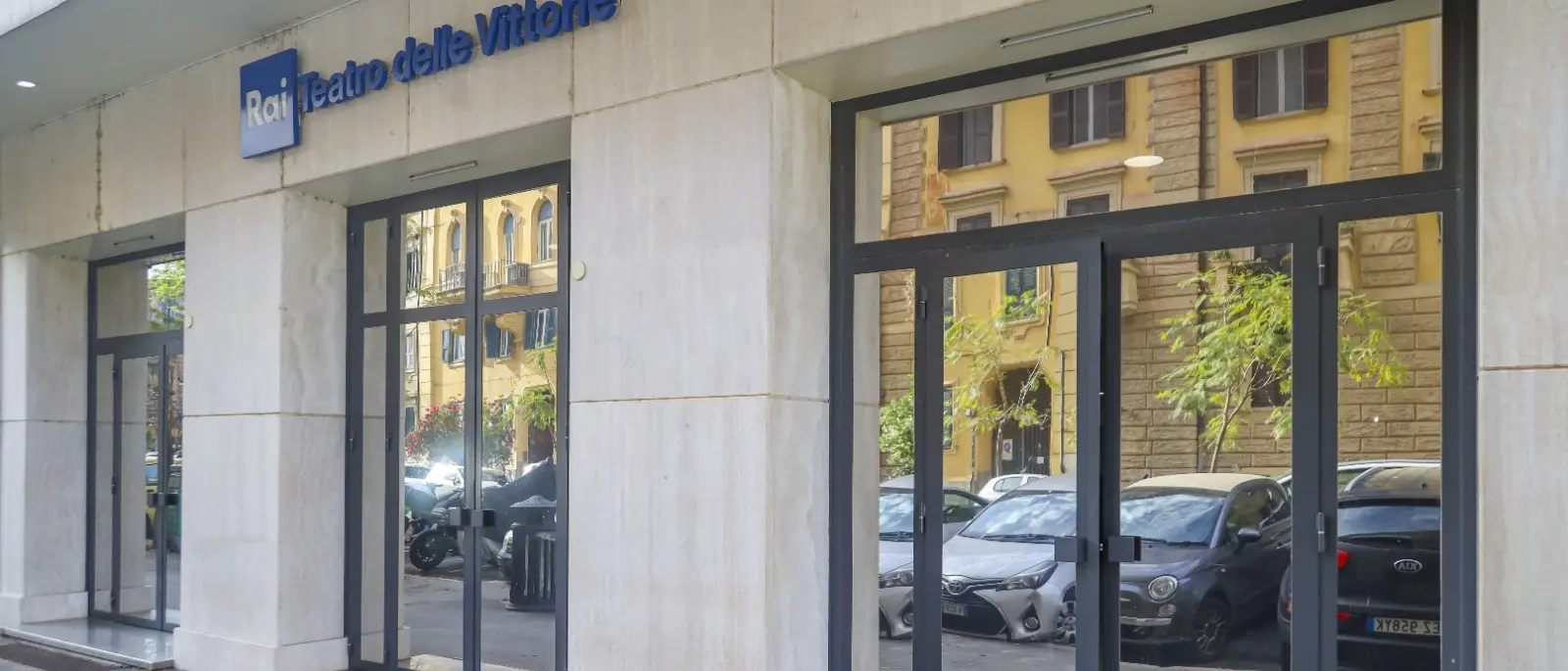 Giù le mani dal Teatro delle Vittorie! Un pezzo di storia Rai rischia di sparire\n