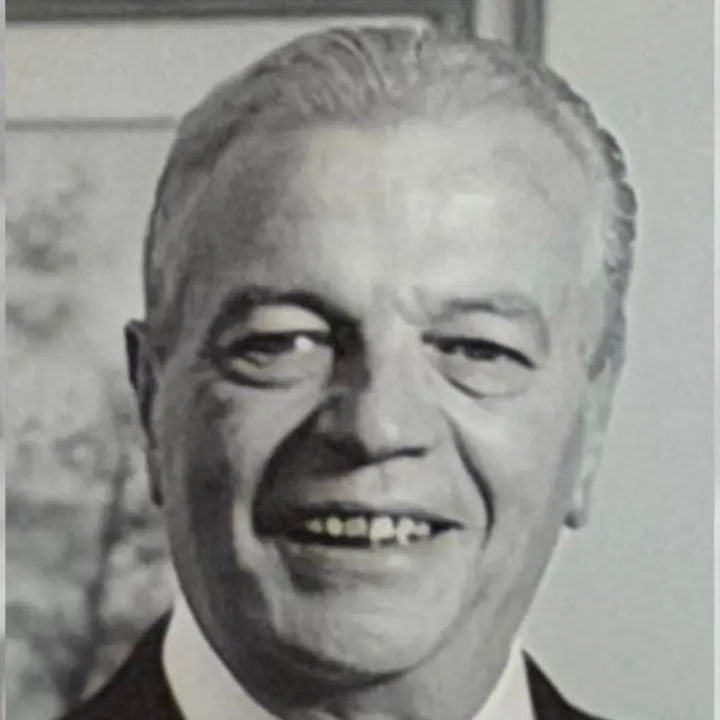 Addio al prof Eugenio Aiello, volto dell’Alberghiero di Vibo: ha formato generazioni di professionisti del turismo\n