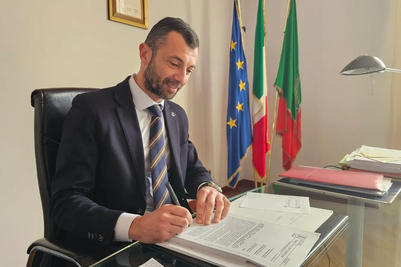 <p>Corruzione e tangenti a Crotone, la decisione del Riesame: <span style=\"color:hsl(0, 75%, 60%);\">resta in carcere</span> l’ex vicepresidente della Provincia</p>