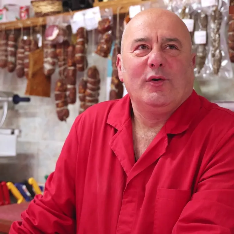 Una passione tagliente, su LaC Storie Nunzio Garistina e la sua storica macelleria di Vibo -Video\n