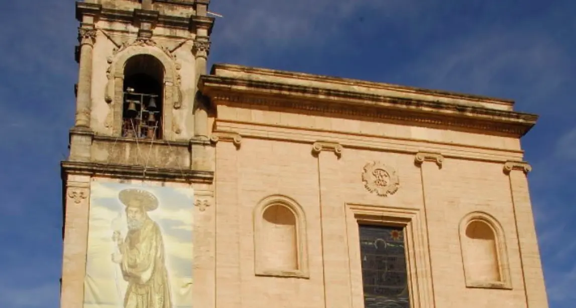 La chiesa di San Francesco di Paola a Cosenza, dove la memoria del santo abita ancora la pietra\n