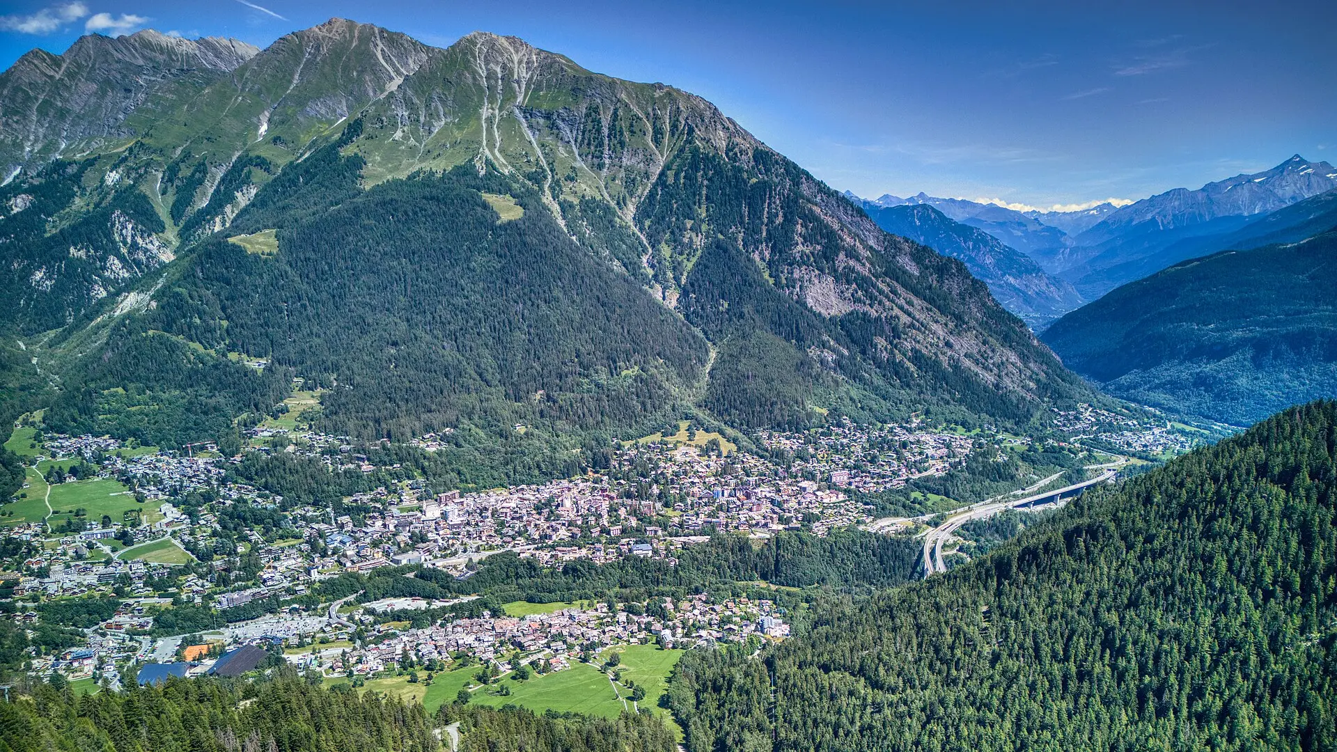 Imprenditori calabresi nei guai: saranno processati per aver nascosto un latitante a Courmayeur\n