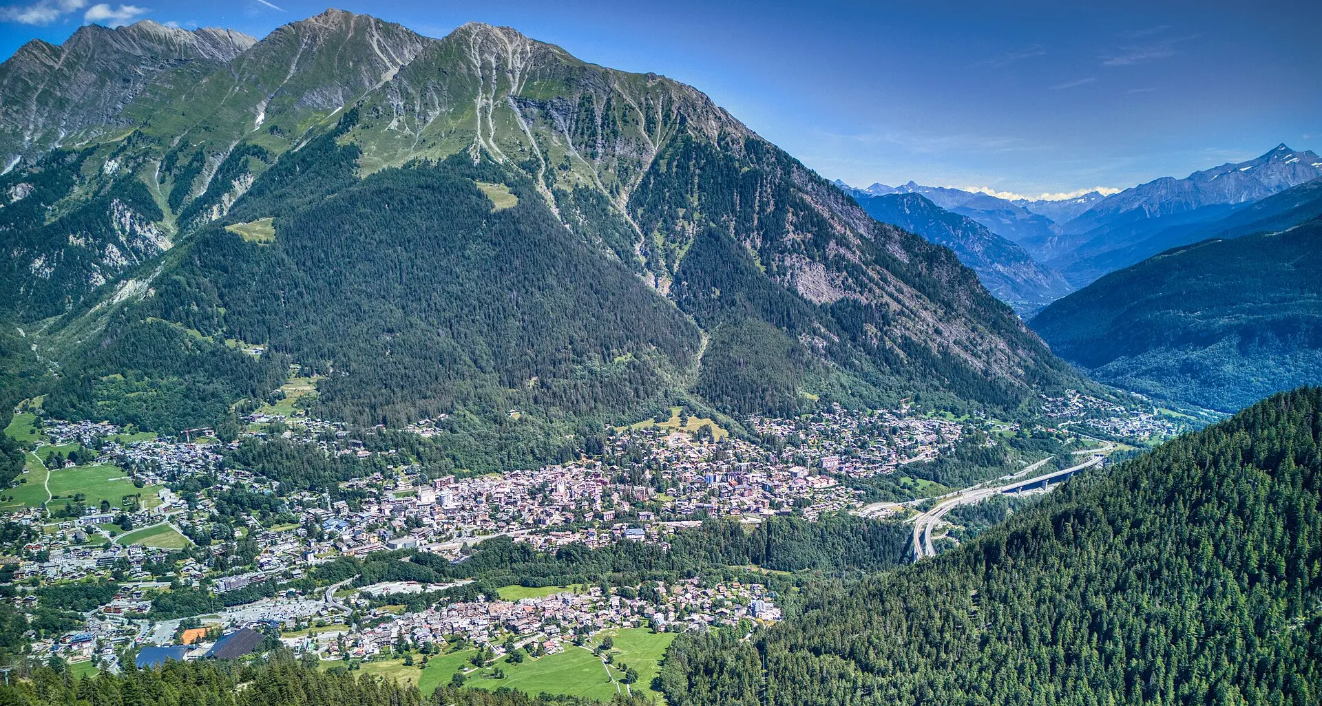 Imprenditori calabresi nei guai: saranno processati per aver nascosto un latitante a Courmayeur\n
