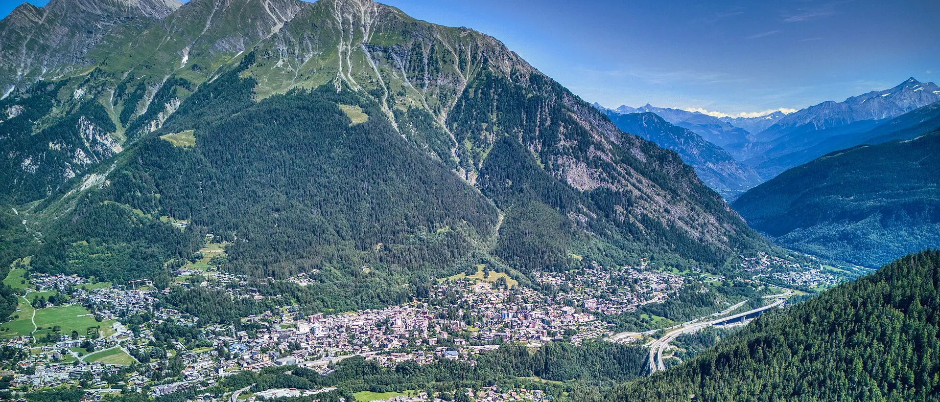 Imprenditori calabresi nei guai: saranno processati per aver nascosto un latitante a Courmayeur\n