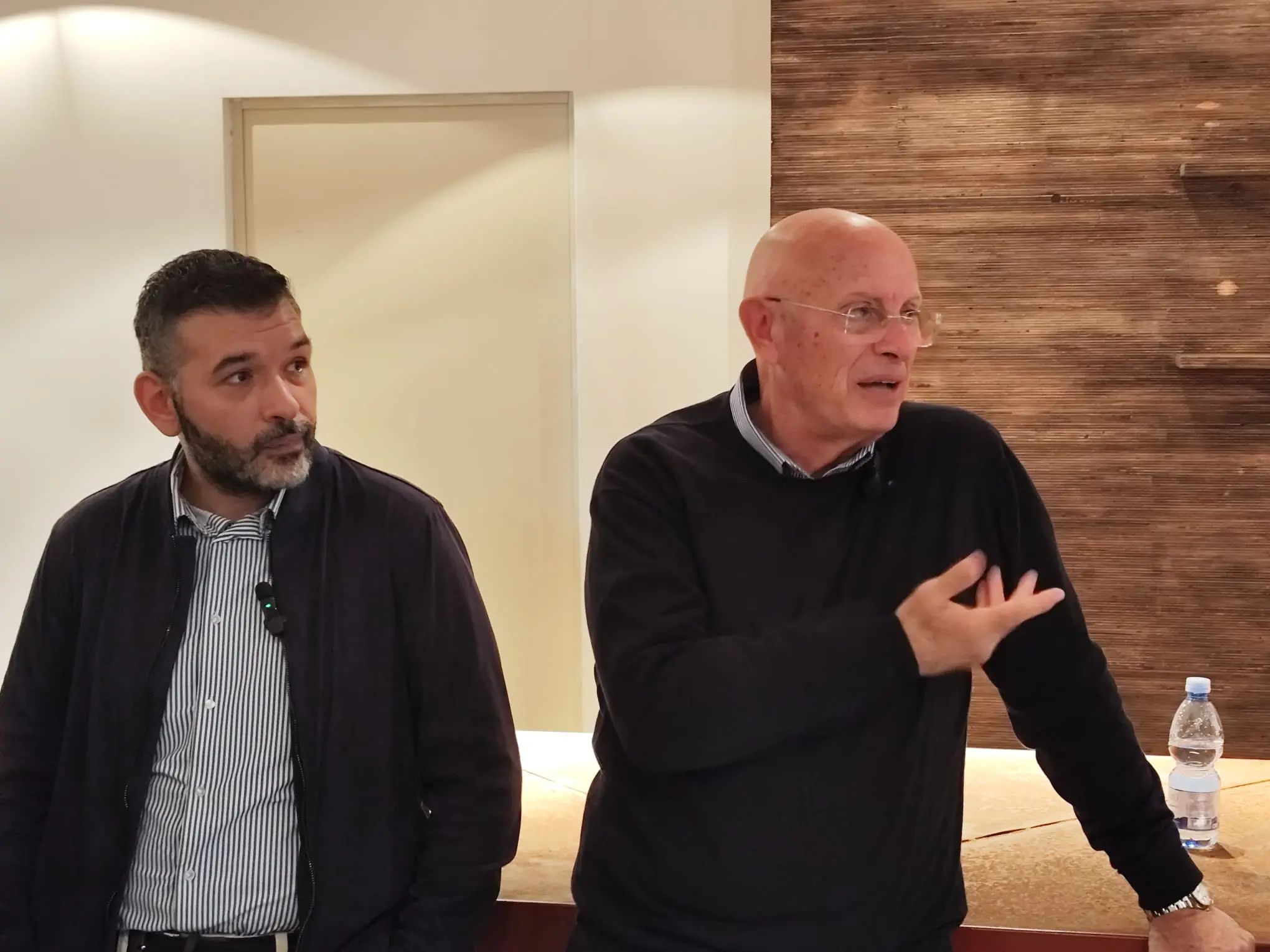 Ballarino resta sulla riva del fiume: «Vinciamo ed aspettiamo la Federazione». Cessione?: «Nessuna trattativa reale»\n