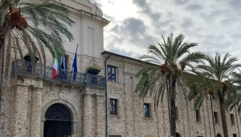 Soriano, si insediano i commissari dopo lo scioglimento per mafia del Consiglio comunale: ecco chi sono\n