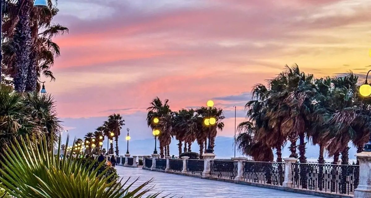 Sospesi nel rosa del tramonto\n\n\n