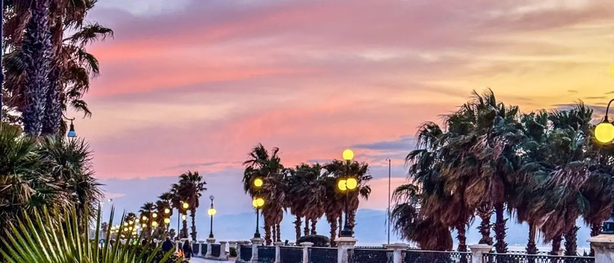 Sospesi nel rosa del tramonto\n\n\n