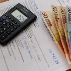 Guerra in Iran, la stangata pesa mille euro a famiglia: aumenti nell’energia e per la spesa\n