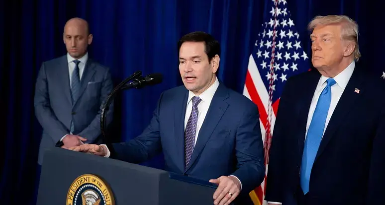 Trump valuta nuovi attacchi all’Iran e boccia il piano di Teheran: tensione sullo Stretto di Hormuz.\u00A0Rubio atteso in Italia\n